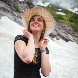 Meet your Posher, Olivia